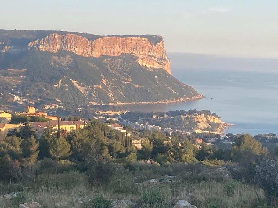 Le Cap - Bungalow Vue Mer Et Colline - Hauteur De Cassis Apartment Bagian luar foto